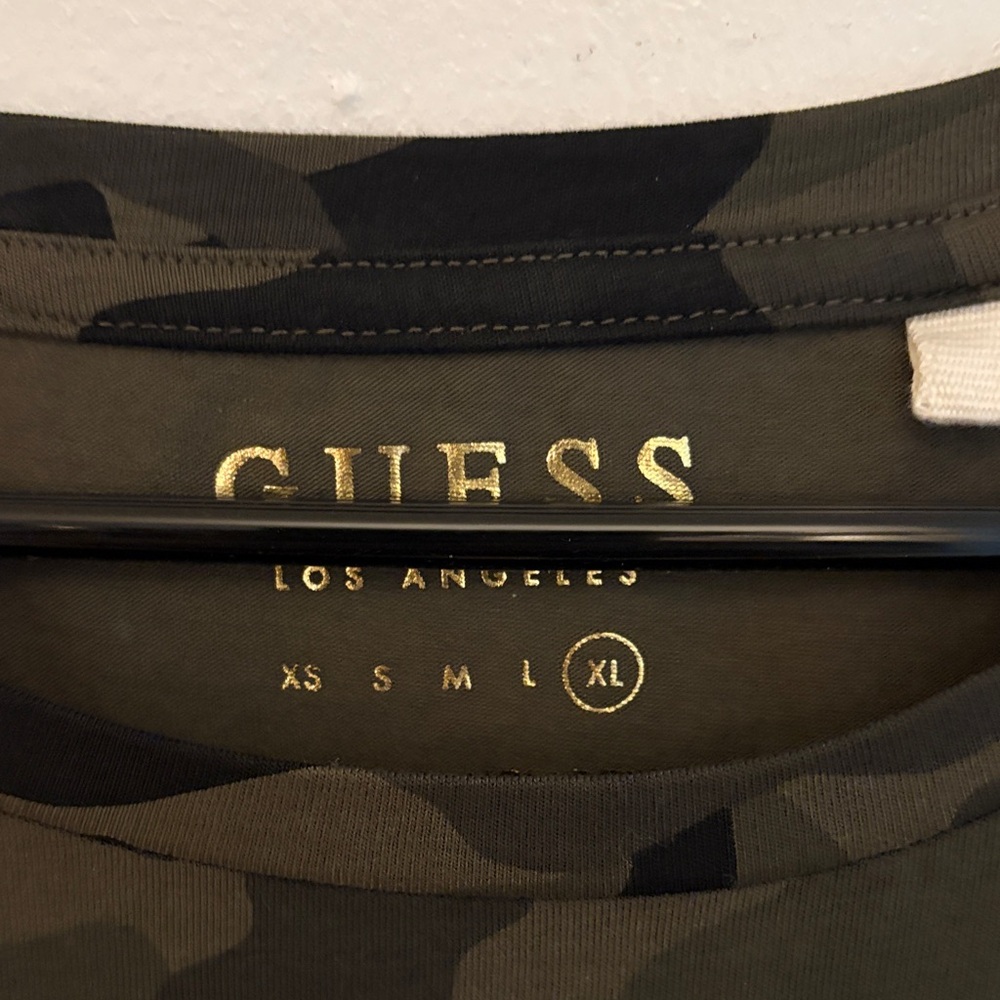 GUESS Camouflage Short Sleeve Tee - Picture 3 of 3